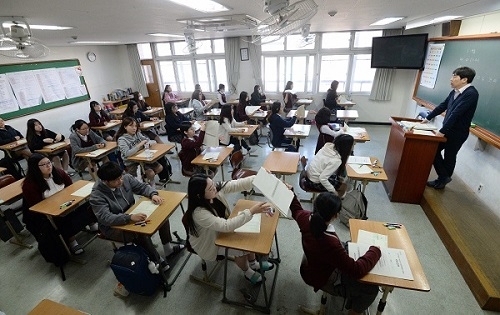 숙명여고 전 교무부장 실형 선고… 전국 곳곳에서 고교 내신 둘러싼 소동 여전해