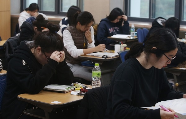 [2019 6월 모의고사] “국어, EBS 연계 문항도 쉽진 않아… 다시 볼 문항 15·26·33번”(스카이에듀)