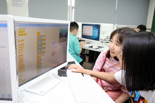 가천대, “직접 짠 코딩으로 드론 날려볼까” 지역 영재 초청 ‘SW 멘토링’ 실시
