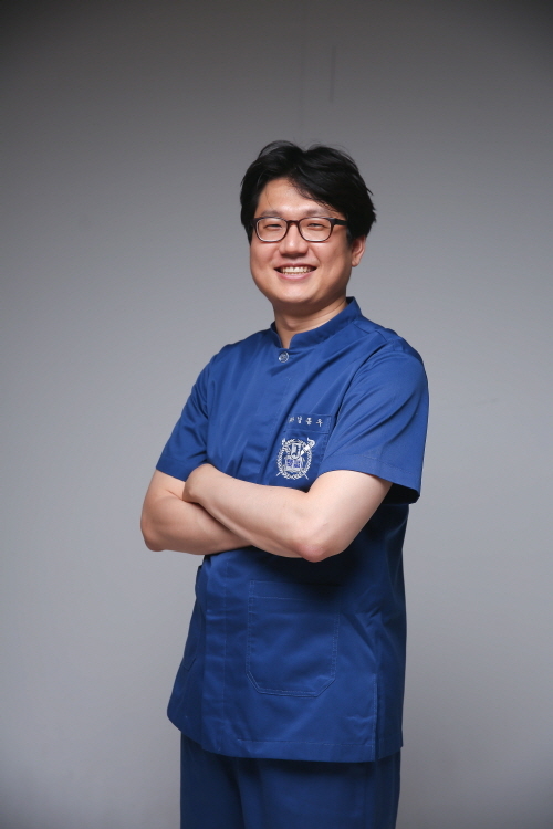 [건강칼럼] 수능 후 치아교정, 나에게 맞는 교정장치는?