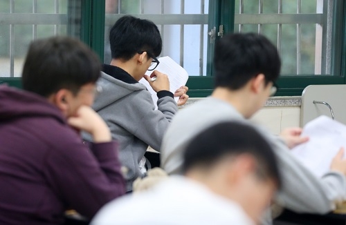 [2020 수능] 지난해와 비교해보니… “영어 1등급 5.3%→7%, 수학 나 표준점수 최고점 9점 ↑”