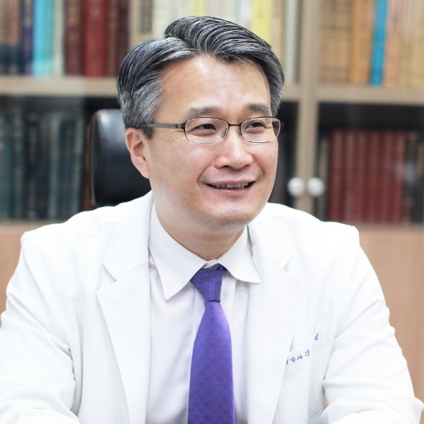 [건강칼럼] 역류성식도염 및 입냄새(구취) 증상, “담적병 치료 통한 원인 제거가 해결 방법”