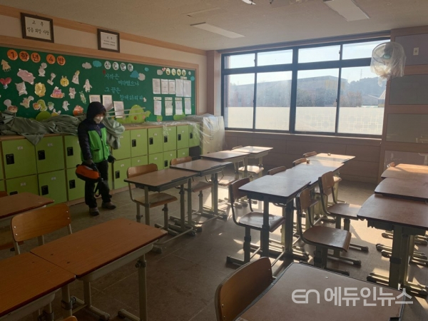 [속보] 초등생 확진자 첫 발생...20번 확진자 딸, 등교는 하지 않아