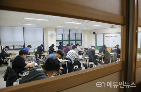 3월 모의평가, 26일 또는 4월2일로 연기 검토...수능 모평은?