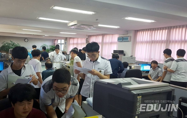 [학생부종합전형] 자소서 폐지로 수험생 부담 줄인 대학은 어디?