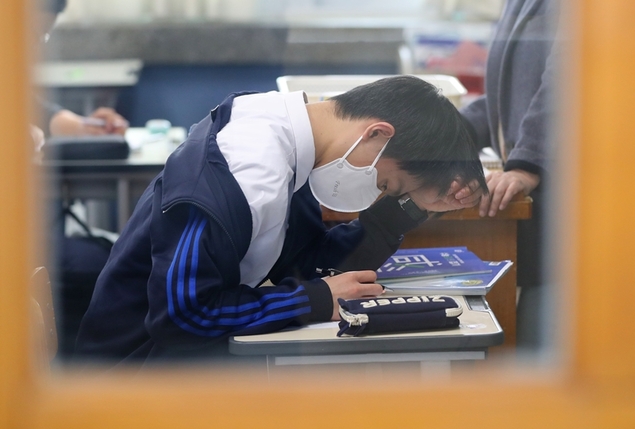“마스크는 처음이지?” 코로나 속 수능 ‘D-30’…바뀐 환경 대비해야