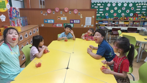 전남도, 초등 돌봄교실 과일간식 공급사업 지속